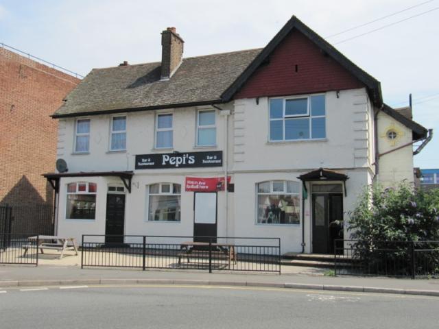 The Prince of Wales at 336 Western Road closed in 2004 then a resturant called Pepi's  pic Darkstar