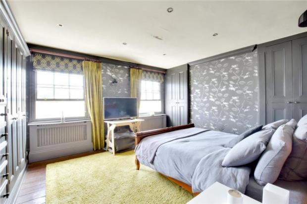 Wimbledon Times: The master suite. (Rightmove)