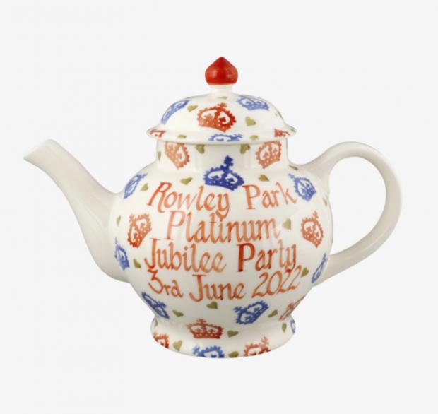 Wimbledon Times: Personalised Platinum Jubilee 4 Mug Teapot (Emma Bridgewater)