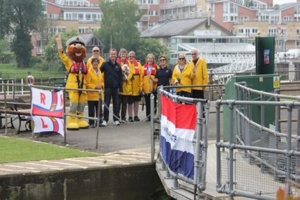 Scenes from the Welly Relay by the RNLI